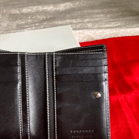 Wallets - Picture 2 of 5